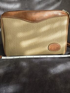 Austin Designs Beige Brown Pebbled Shoulder Bag Gold Hardware Zip for Women